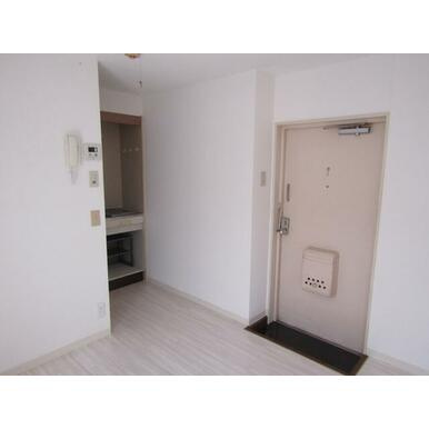 井下マンションの玄関