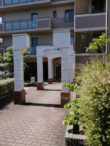 セジュール岸和田のエントランス
