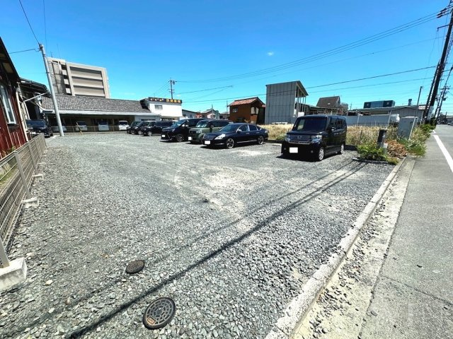 カーサ トライアンフの駐車場