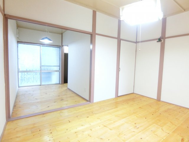 茱萸木6丁目戸建の居間・リビング