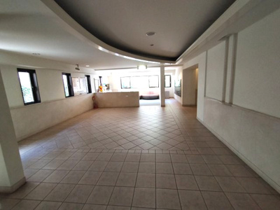 【その他共用部分】 | コート新深江 | 明るく開放感のあるエントランスです。