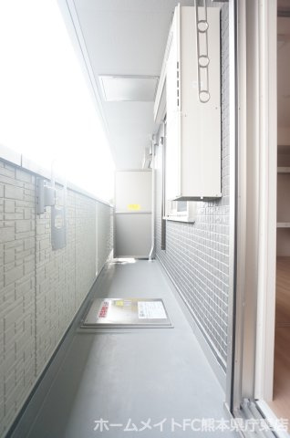 熊本市東区月出８丁目のアパートのバルコニー