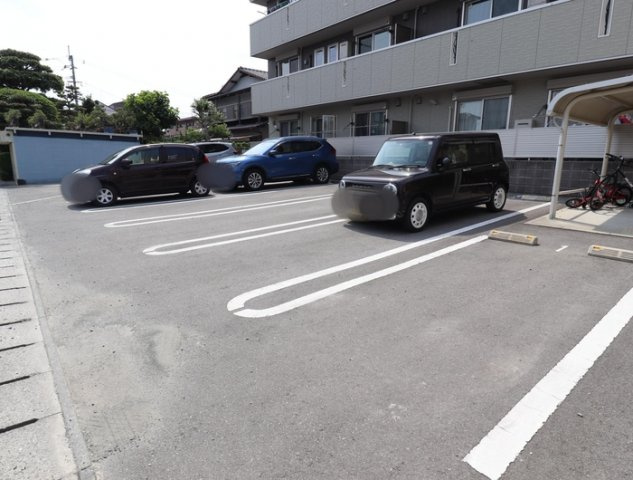 熊本市東区月出８丁目のアパートの駐車場