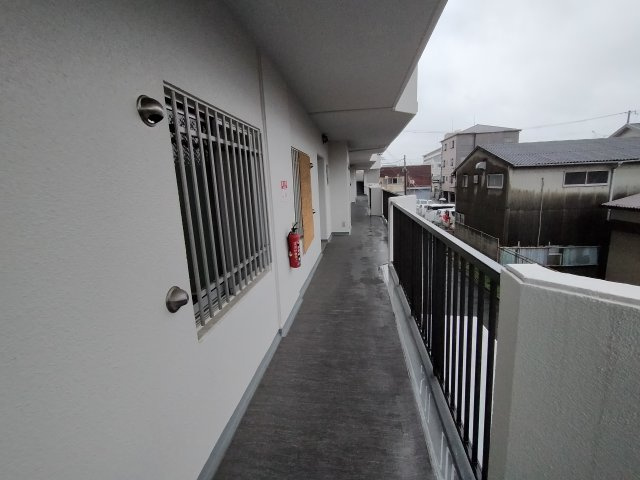 新森公園レックスマンションのその他共用部分|玄関前通路です。