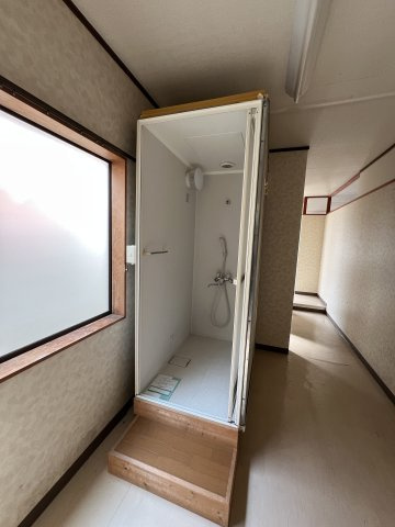 高野本郷　貸店舗　２９坪のシャワールーム