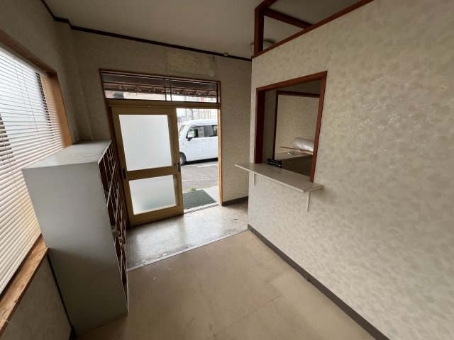 高野本郷　貸店舗　２９坪のエントランス
