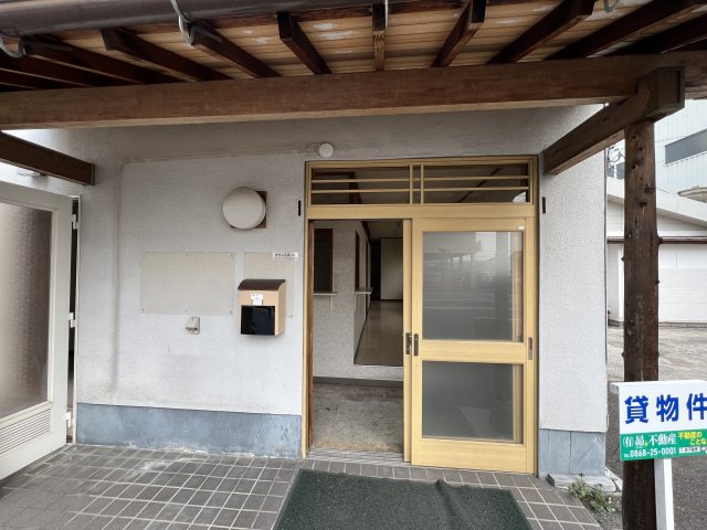 高野本郷　貸店舗　２９坪の玄関