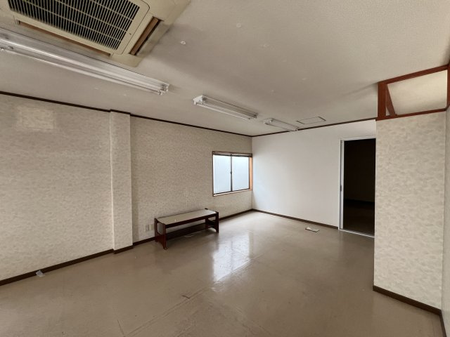 高野本郷　貸店舗　２９坪の内装