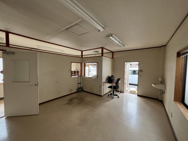 高野本郷　貸店舗　２９坪の内装