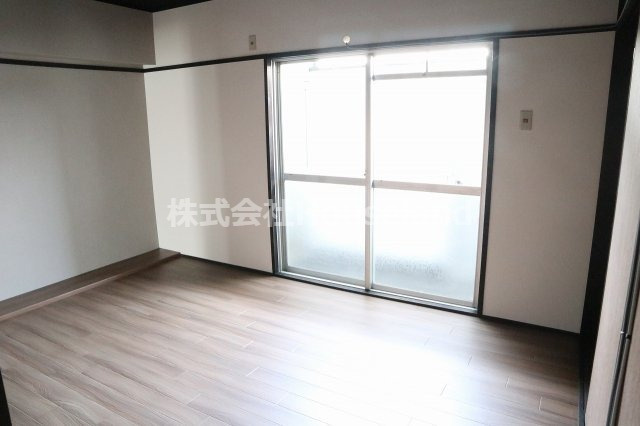 サンコート津秦の居間・リビング