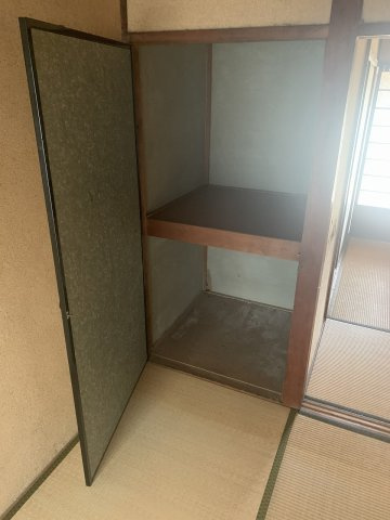 西庄住宅の収納|大きなスペースがあり、収納には困りません