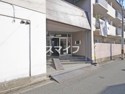 【エントランス】 | 共栄マンション服部