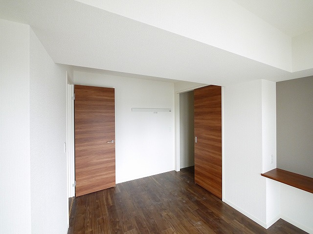 ラヴィーナ大和西大寺の洋室