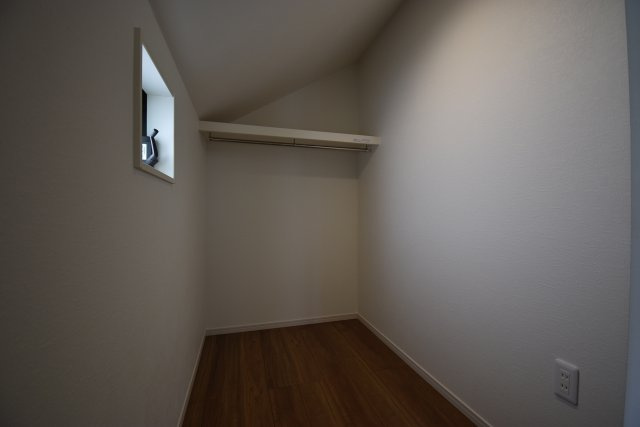 【その他】 | 杉並区宮前５丁目　新築戸建 | 収納部屋の他に多様な使用方法があるユーティリティースペース。