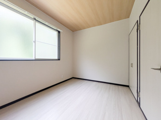 【洋室】 | ラ・ルーチェ小美玉