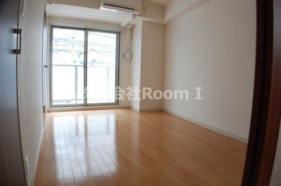 【居間・リビング】 | ES-Grande Minamimorimachi | ゆったり過ごせるリビングです