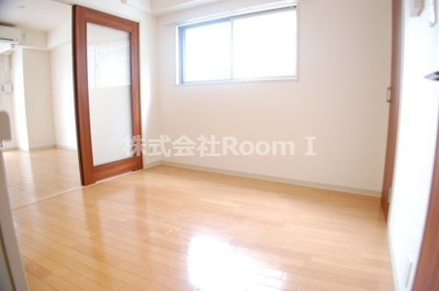 【居間・リビング】 | ES-Grande Minamimorimachi | ゆったりとしたリビングです