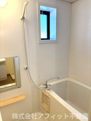 【浴室】 | ルネッサンスのぞみ | お風呂に窓あり