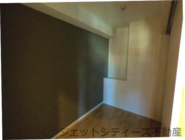 【洋室】 | リヴィエール北梅田