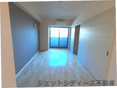 【居間・リビング】 | リヴィエール北梅田