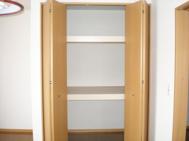 【収納】 | サンリットハウスＤＸ | ９帖洋室収納