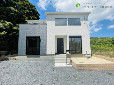 【外観】 | リーブルガーデン＊小美玉市山野１期（全１棟） | ご購入までの流れ、住宅ローンのこと、保険のこと、住まいの全てを見て・聞いて・相談できる！リブパートナーズでは、お客様のご要望に真摯に耳を傾け情報をより迅速にお届けします！些細な事でもお話下さい。