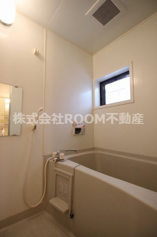 リーフレットエコー　Ⅲ号館の浴室|きれいなお風呂です