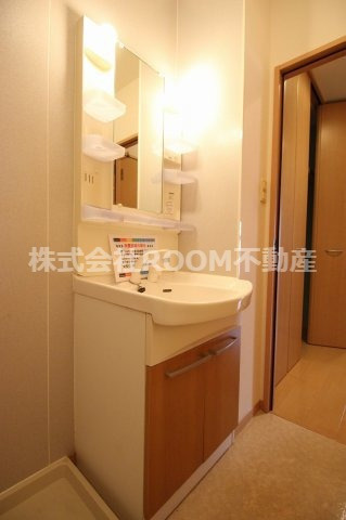 リーフレットエコー　Ⅲ号館の独立洗面台|使いやすい独立洗面台です