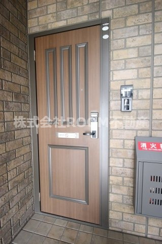 リーフレットエコー　Ⅲ号館の玄関|収納もある玄関です