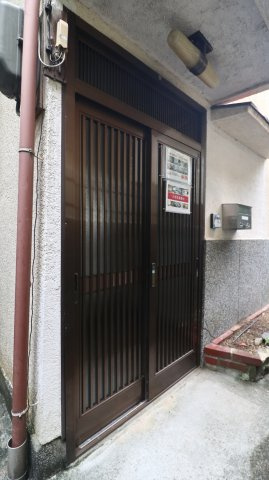 旭が丘３丁目戸建のエントランス