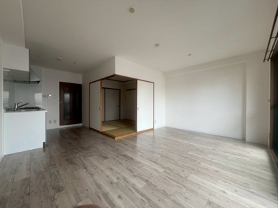 【居間・リビング】 | クレール松の内 | トイレ