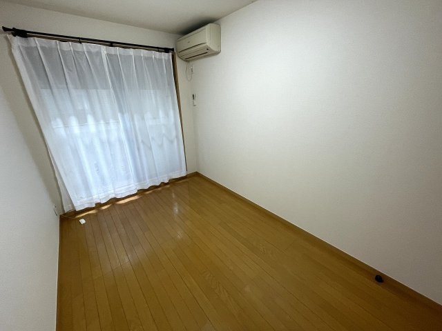 イーストコートの洋室