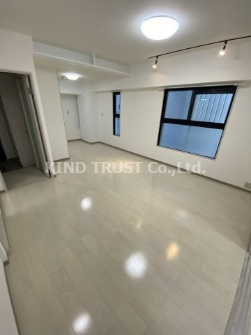 ヒルズ扇町のロビー|ゆとりのあるロビーです