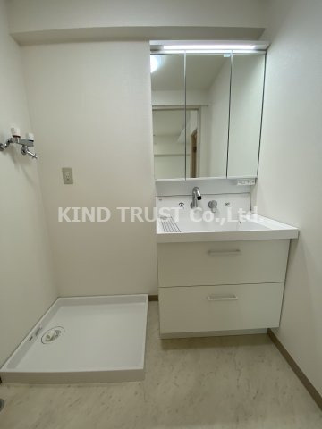 ヒルズ扇町の洗面所|広い洗面スペース