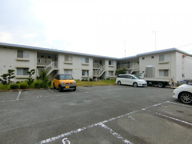 シャトー・ド・イワネ17号館の外観