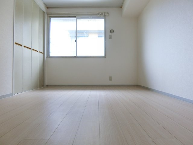 シャトー・ド・イワネ17号館の寝室|同物件別部屋イメージ写真