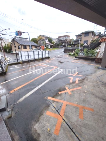 田辺市宝来町の事務所の駐車場