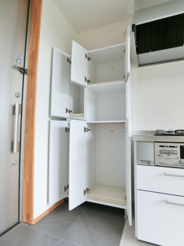 ショアーズ釣ヶ崎アパートの玄関