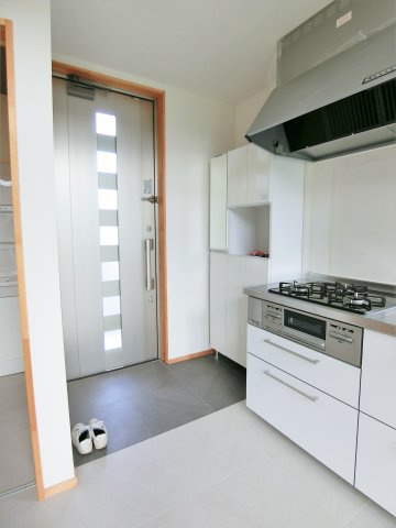 ショアーズ釣ヶ崎アパートの玄関