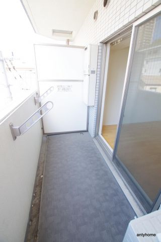 エスライズ東天満　仲介手数料無料のバルコニー