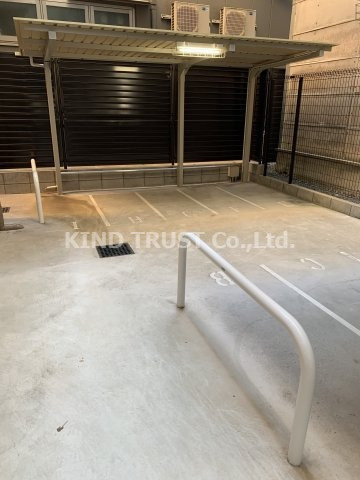 Luxe天神橋の駐車場|駐車場があるので、車を買う予定の方も安心です