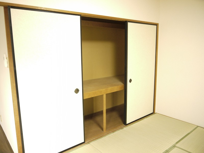 クレール高松山の収納