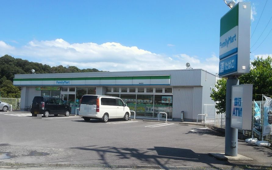 クレール高松山の周辺|【コンビニエンスストア】ファミリーマート津岩田店まで632ｍ