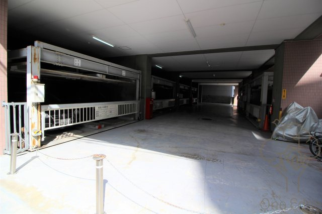 コスモグラシティ梅田東の駐車場