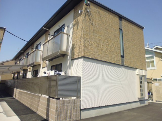 倉敷市白楽町のアパートの外観|
