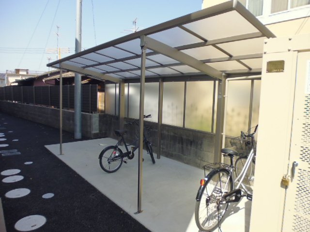 倉敷市白楽町のアパートのその他共用部分|自転車置き場