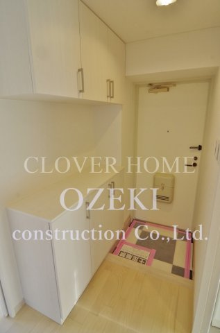 エマーレ北越谷の玄関