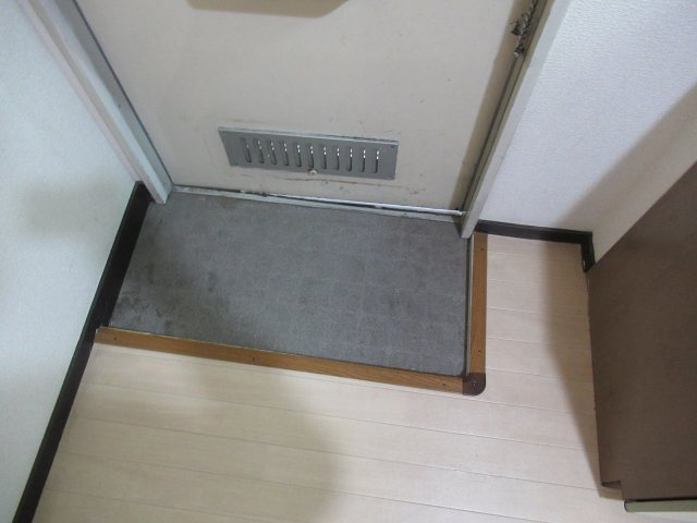 オパールハイツの玄関