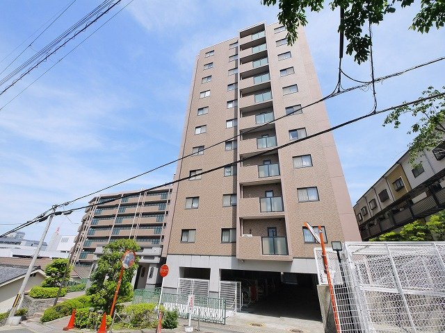 ライオンズヒルズ生駒の外観