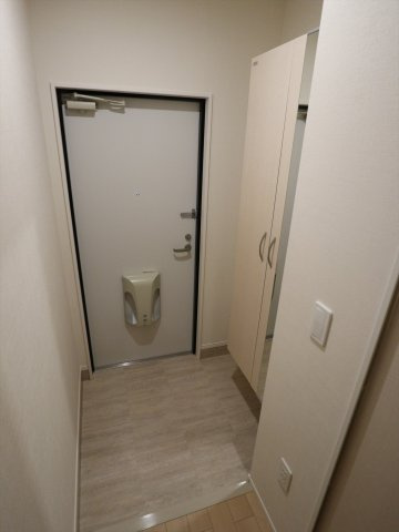 イーストヒルズEの玄関